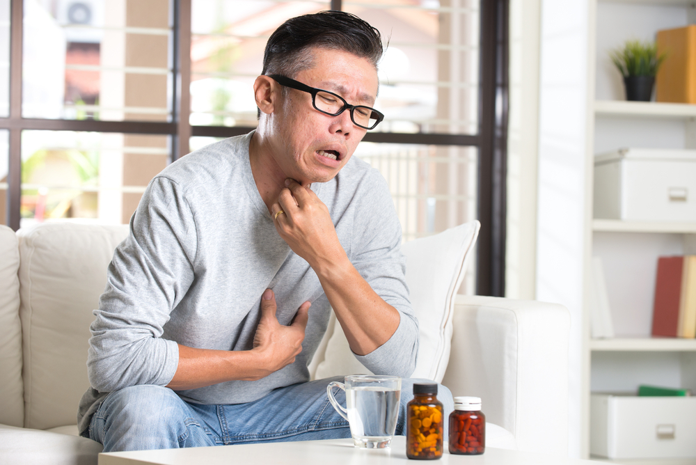 Viêm họng cấp ở người lớn cần làm gì?